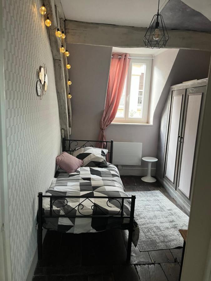 Ferienwohnung Les Avatars Saint-Amand-Mont-Rond Exterior foto